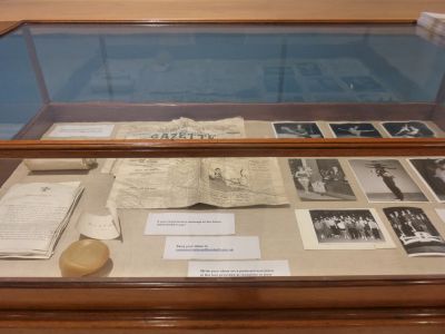 Time Capsule Archive Display
