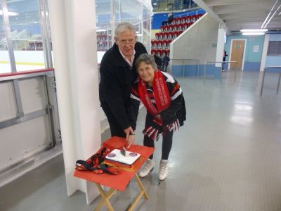 Bob and Lesley Cut the Cake
