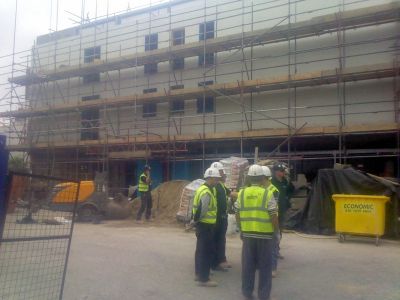 Front of Leisure Centre from High Road
