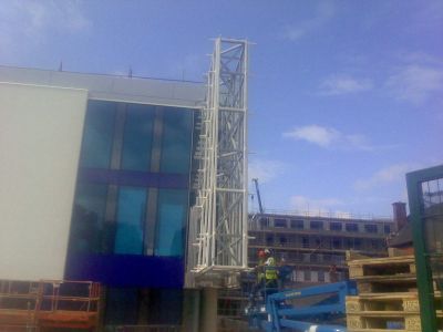 Front of Leisure Centre from High Road

